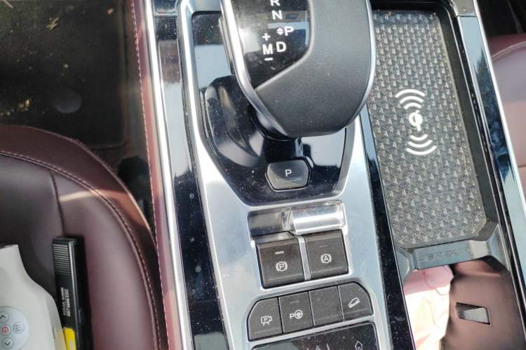Used JETOUR X90 2023 Zilong 2.0T DCT Wushen Edition 7-Seater Gear Lever