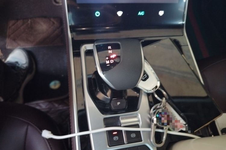 Used JETOUR X90 2023 Zilong 2.0T DCT Changsheng Edition 7-Seater Gear Lever