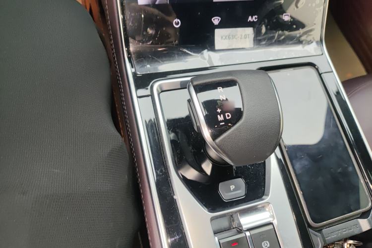 Used JETOUR X90 2023 Zilong 2.0T DCT Changsheng Edition 7-Seater Gear Lever