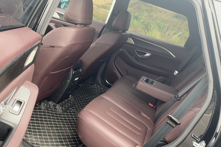 Used JETOUR X90 2023 Zilong 2.0T DCT Changsheng Edition 7-Seater Interior 2