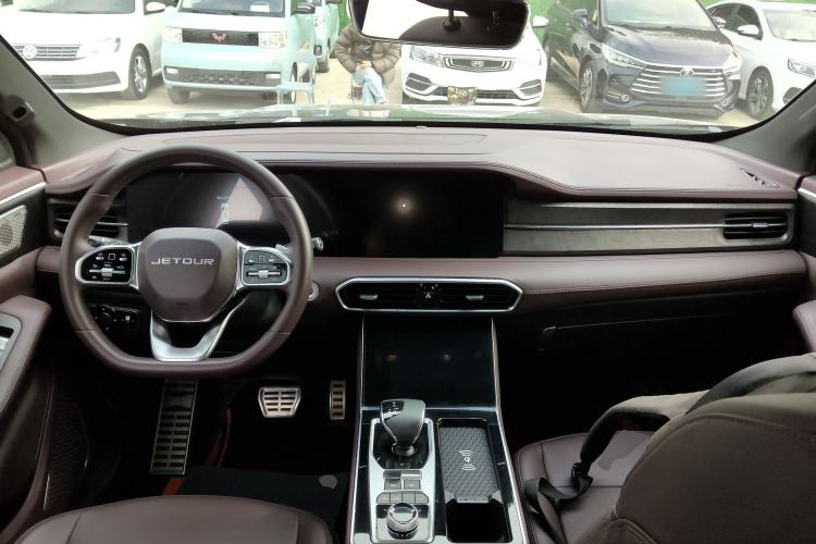 Used JETOUR X90 2023 Zilong 2.0T DCT Wushen Edition 7-Seater Interior 2