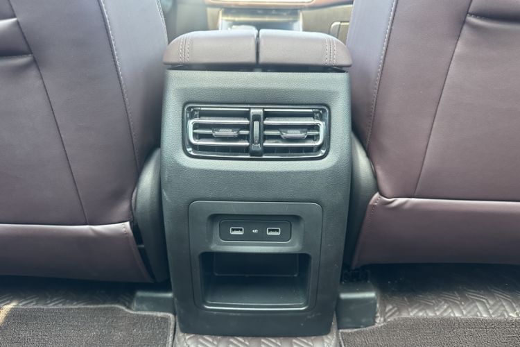 Used JETOUR X90 2023 Zilong 2.0T DCT Changsheng Edition 5-seater Interior 6