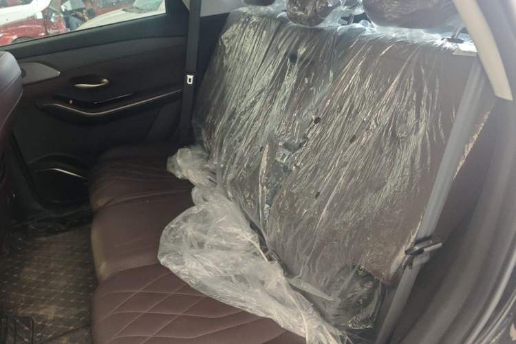 Used JETOUR X90 2023 Zilong 2.0T DCT Changsheng Edition 7-Seater Left Rear Seat