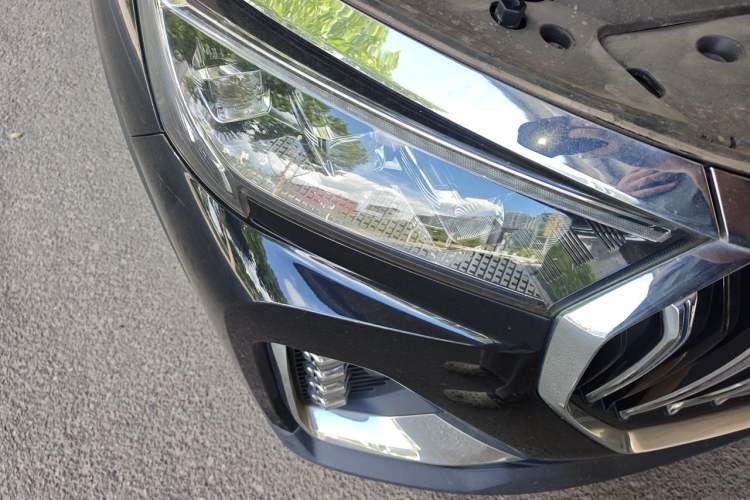 Used JETOUR X90 2023 Zilong 2.0T DCT Wushen Edition 7-Seater Right Front Headlight