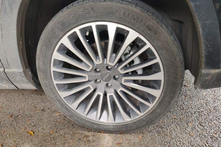 Used JETOUR X90 2023 Zilong 2.0T DCT Changsheng Edition 7-Seater Right Front Wheel Hub