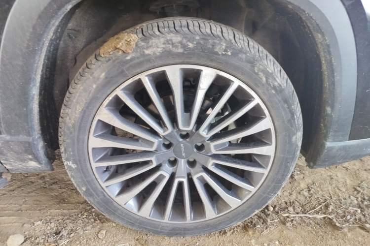 Used JETOUR X90 2023 Zilong 2.0T DCT Changsheng Edition 7-Seater Right Front Wheel Hub