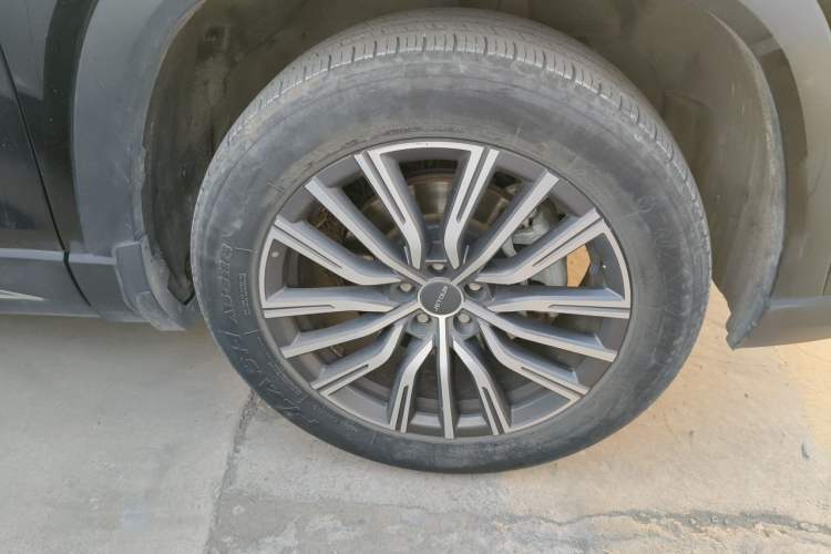 Used JETOUR X90 2023 Zilong 2.0T DCT Wushen Edition 7-Seater Right Front Wheel Hub