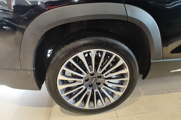 Used JETOUR X90 2023 Zilong 2.0T DCT Changsheng Edition 5-seater Right Rear Wheel Hub