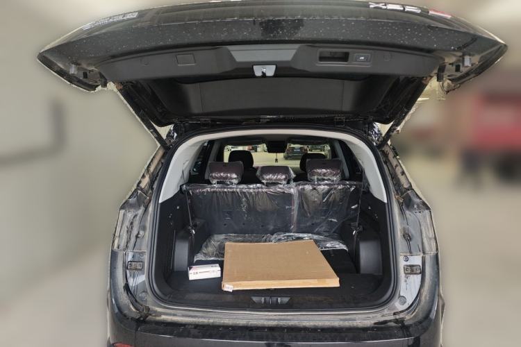 Used JETOUR X90 2023 Zilong 2.0T DCT Changsheng Edition 7-Seater Trunk