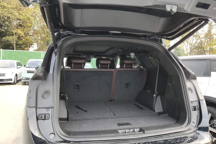 Used JETOUR X90 2023 Zilong 2.0T DCT Wushen Edition 7-Seater Trunk