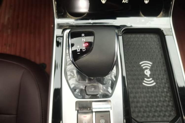 Used JETOUR X90 2023 Zilong 2.0T DCT Changsheng Edition 5-seater Gear Lever