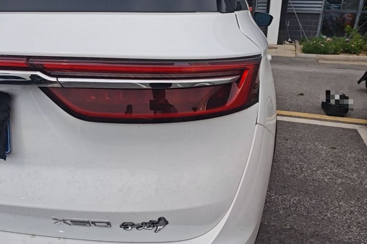Used JETOUR X90 2023 Zilong 2.0T DCT Changsheng Edition 7-Seater Exterior 3