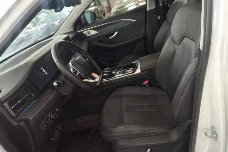 Used JETOUR X90 2023 Zilong 2.0T DCT Changsheng Edition 7-Seater Left Front Seat