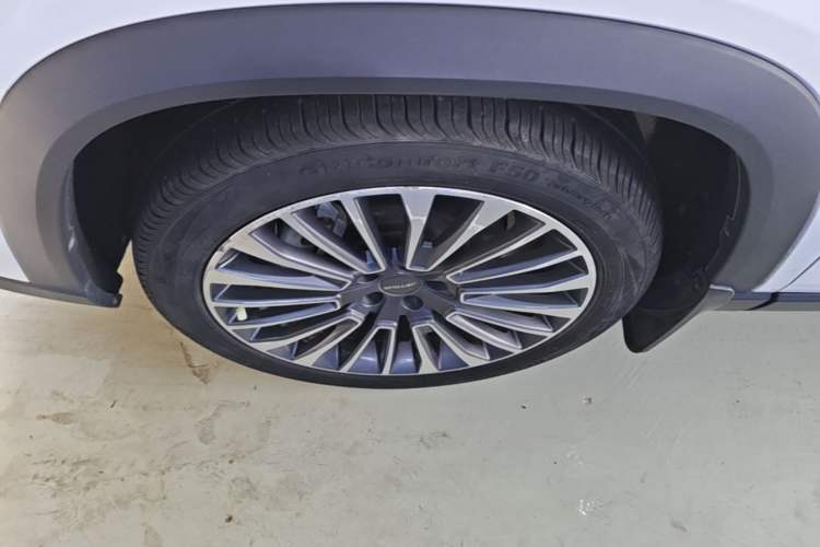 Used JETOUR X90 2023 Zilong 2.0T DCT Changsheng Edition 7-Seater Left Front Wheel Hub
