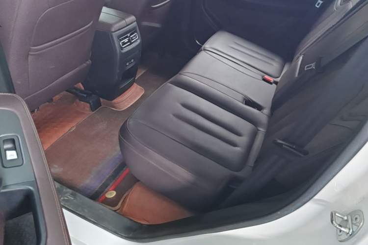 Used JETOUR X90 2023 Zilong 2.0T DCT Changsheng Edition 7-Seater Left Rear Seat