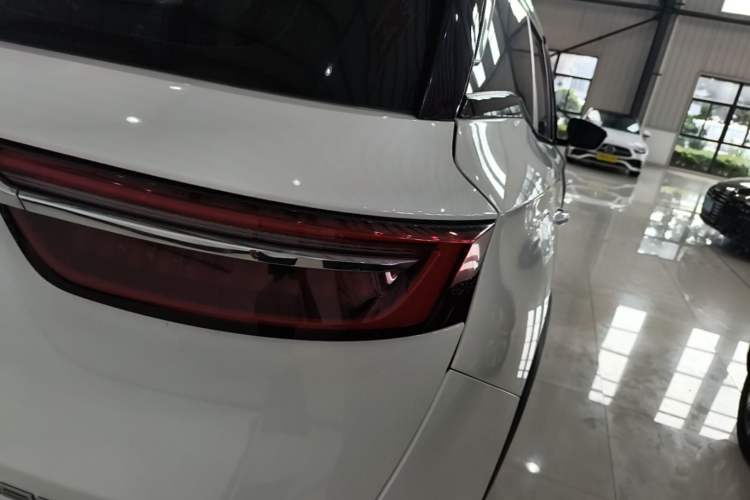 Used JETOUR X90 2023 Zilong 2.0T DCT Changsheng Edition 7-Seater Right Rear Taillight