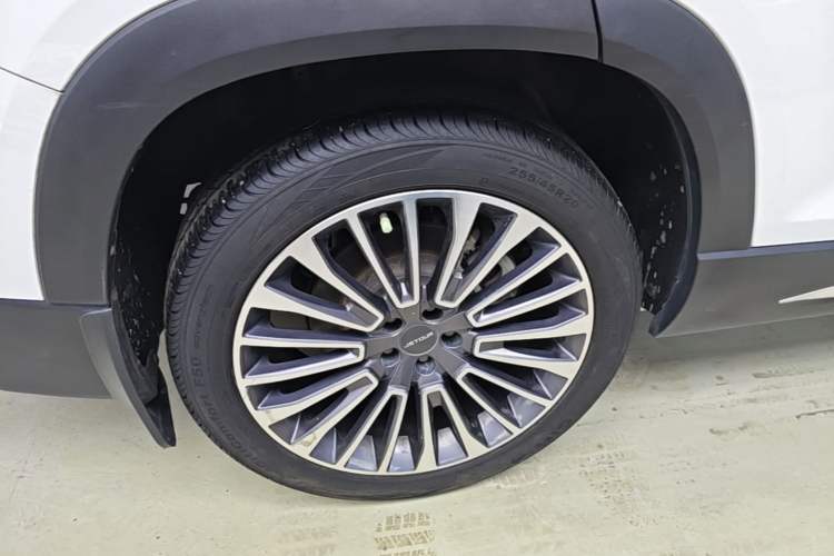 Used JETOUR X90 2023 Zilong 2.0T DCT Changsheng Edition 7-Seater Right Rear Wheel Hub