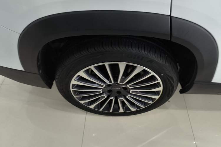 Used JETOUR X90 2023 Zilong 2.0T DCT Changsheng Edition 7-Seater Right Rear Wheel Hub
