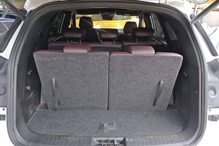 Used JETOUR X90 2023 Zilong 2.0T DCT Changsheng Edition 7-Seater Trunk