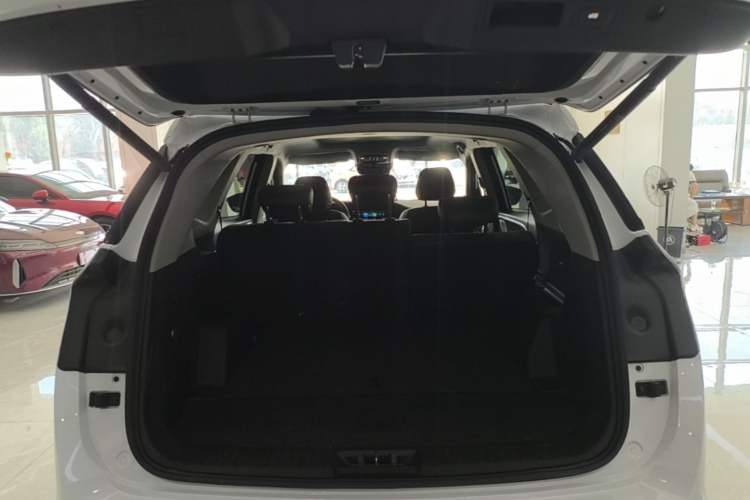 Used JETOUR X90 2023 Zilong 2.0T DCT Changsheng Edition 5-seater Trunk
