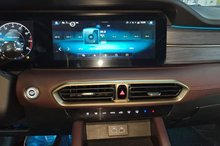 Used JETOUR X90 2024 1.6T DCT Qilin Edition 7-Seater Audio And AC Panel
