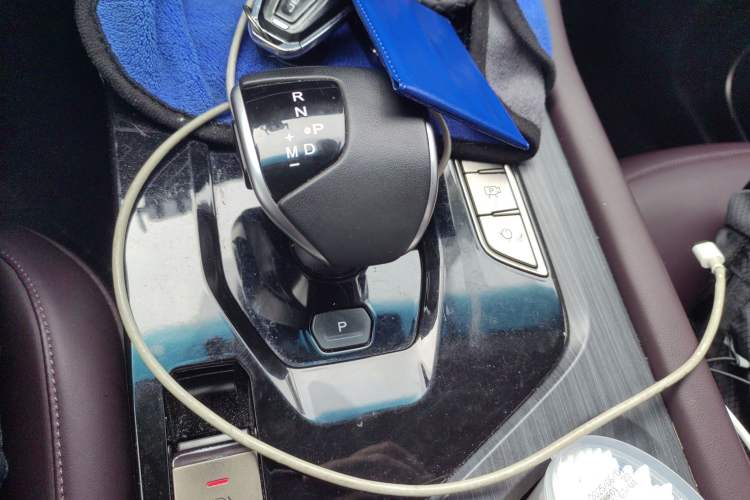 Used JETOUR X90 2024 1.6T DCT Qilin Edition 7-Seater Gear Lever