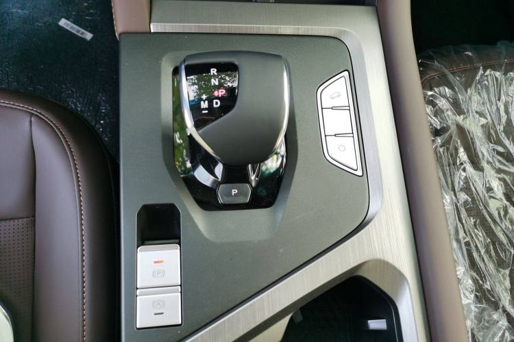 Used JETOUR X90 2024 1.6T DCT Qilin Edition 7-Seater Gear Lever