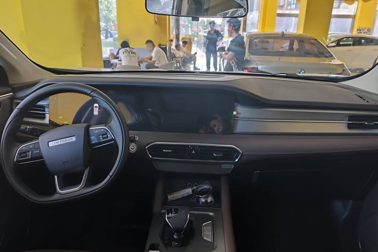 Used JETOUR X90 2024 1.6T DCT Qilin Edition 7-Seater Interior 1