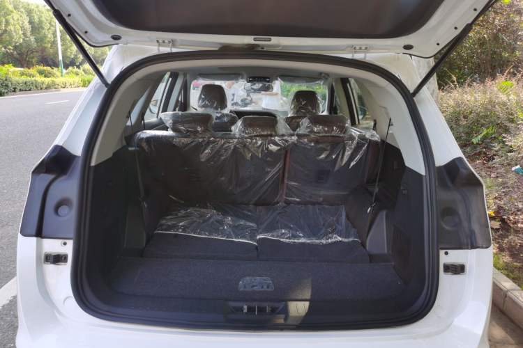 Used JETOUR X90 2024 1.6T DCT Qilin Edition 7-Seater Trunk
