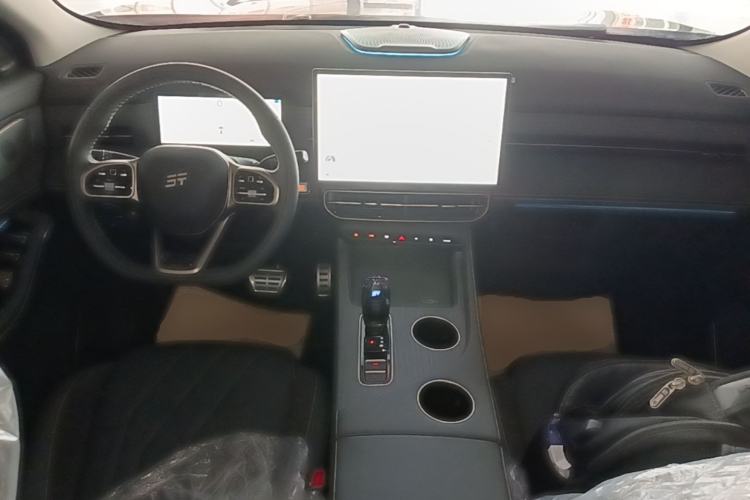 Used JETOUR X90 C-DM 2025 Elite Edition 7-Seater Center Console