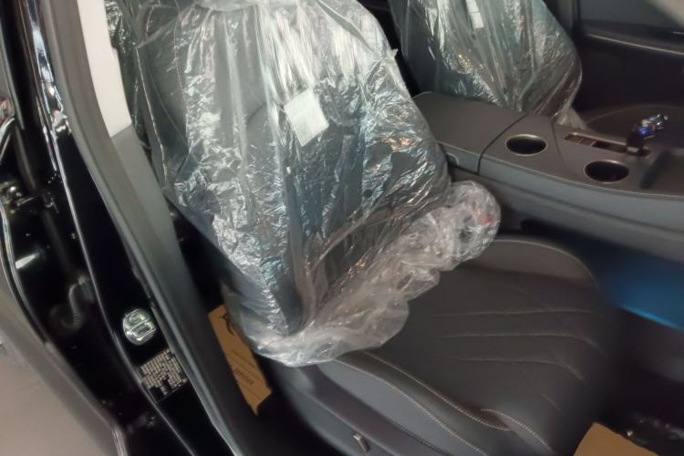 Used JETOUR X90 C-DM 2025 Elite Edition 7-Seater Right Front Seat