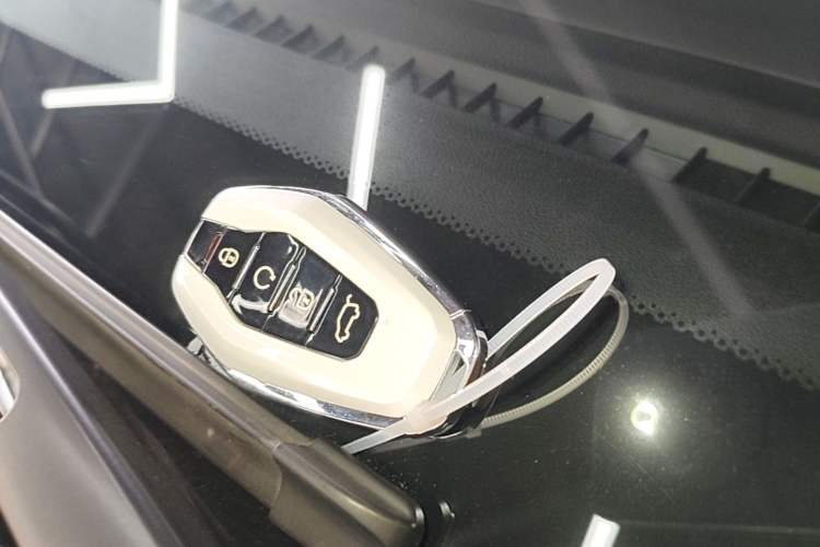 Used JETOUR X90 C-DM 2025 Elite Edition 7-Seater Vehicle Key