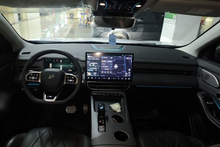 Used JETOUR X90 C-DM 2025 Luxury Edition 7-Seater Center Console
