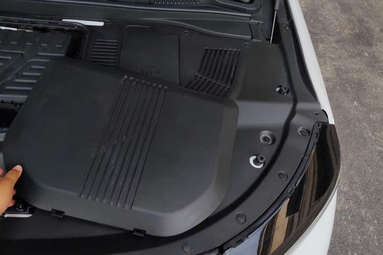 Used JETOUR X90 C-DM 2025 Luxury Edition 7-Seater Engine Bay Left