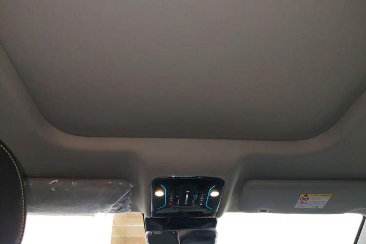 Used JETOUR X90 C-DM 2025 Luxury Edition 7-Seater Headliner