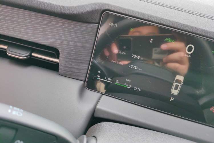 Used JETOUR X90 C-DM 2025 Luxury Edition 7-Seater Odometer Close Up
