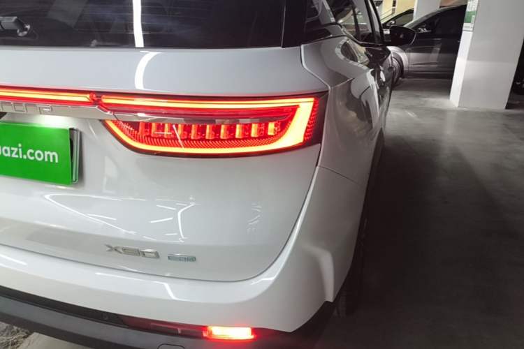 Used JETOUR X90 C-DM 2025 Luxury Edition 7-Seater Right Rear Taillight