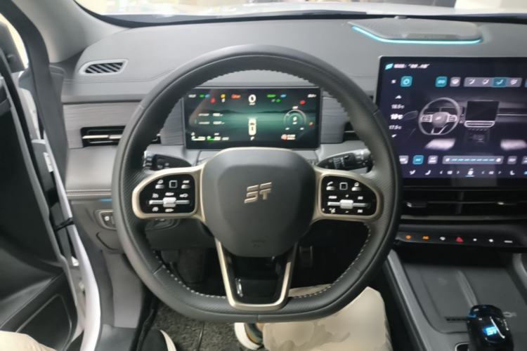 Used JETOUR X90 C-DM 2025 Luxury Edition 7-Seater Steering Wheel