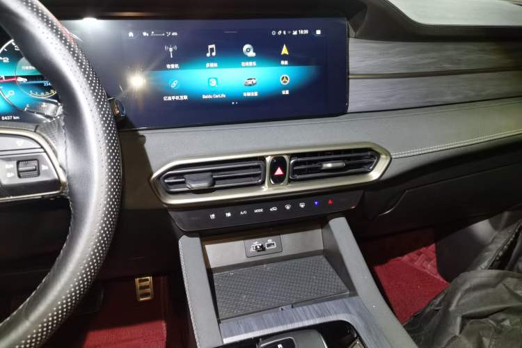 Used JETOUR X90 PLUS 2024 1.6TD DCT Villa 5-Seater Audio And AC Panel