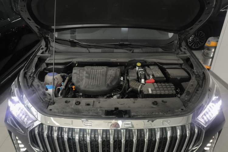 Used JETOUR X90 PLUS 2024 1.6TD Manual Yangfang PRO 7-Seater Engine Bay