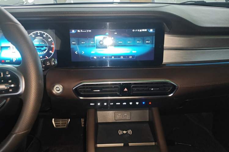 Used JETOUR X90 PLUS 2021 1.6TD DCT Estate 5-seater Audio And AC Panel