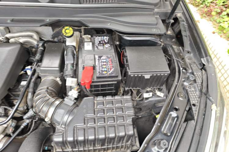 Used JETOUR X90 PLUS 2021 1.6TD DCT Estate 5-seater Engine Bay Left