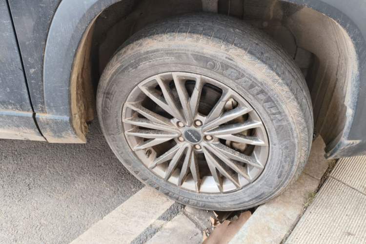 Used JETOUR X90 PLUS 2021 1.5T Manual Villa 7-Seater Right Front Wheel Hub