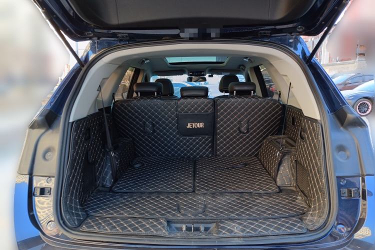 Used JETOUR X90 PLUS 2021 1.6TD DCT Villa 7-Seater Trunk