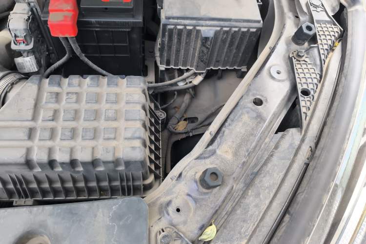 Used JETOUR X90 PLUS 2021 1.5T Manual "Yangfang" 5-Seater Engine Bay Left