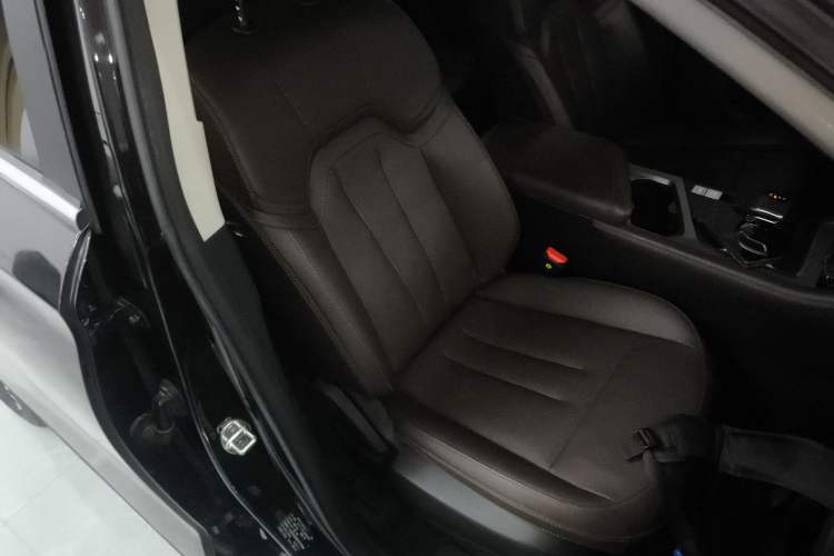 Used JETOUR X90 PLUS 2021 1.6TD DCT Estate 7-Seater Right Front Seat