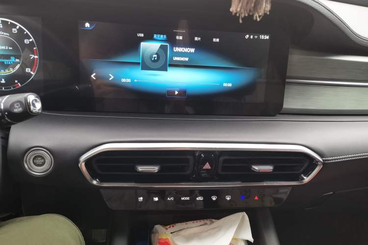 Used JETOUR X90 PLUS 2021 1.5T Manual "Yangfang" 5-Seater Audio And AC Panel