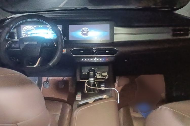 Used JETOUR X90 PLUS 2021 1.5T Manual "Yangfang" 5-Seater Center Console