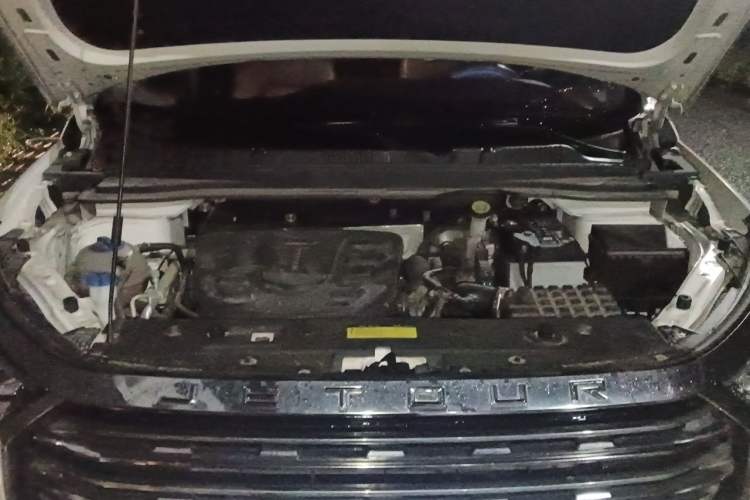 Used JETOUR X90 PLUS 2021 1.5T Manual "Yangfang" 5-Seater Engine Bay