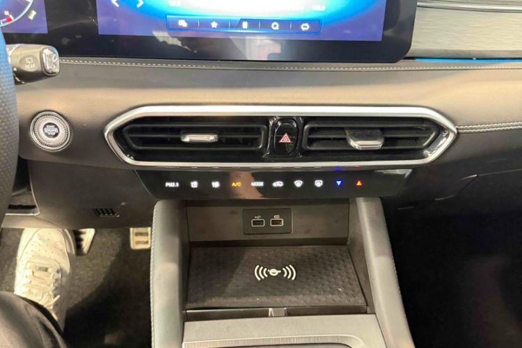 Used JETOUR X90 PLUS 2021 1.6TD DCT Estate 5-seater Interior 4